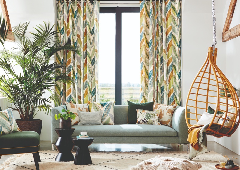 Colourful leaf motif curtains